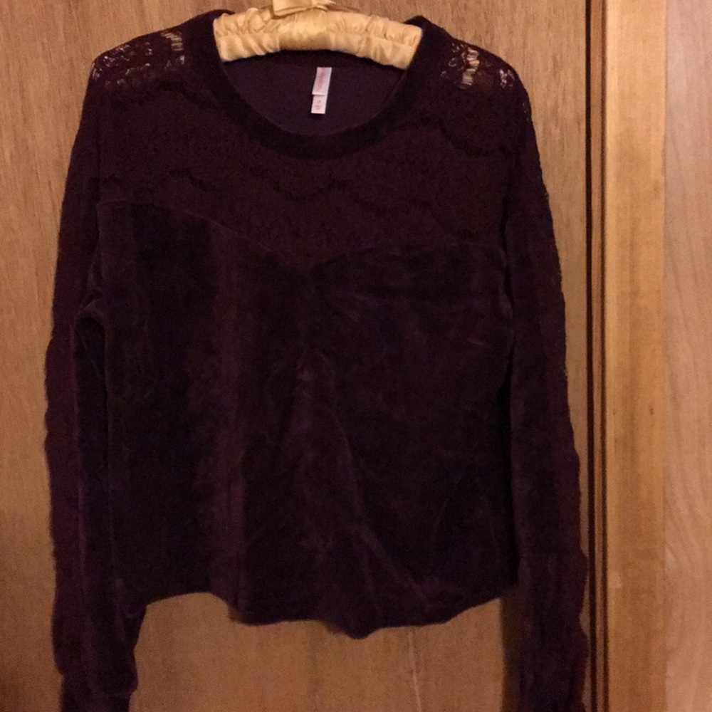 Beautiful velour and lace Xhilaration blouse